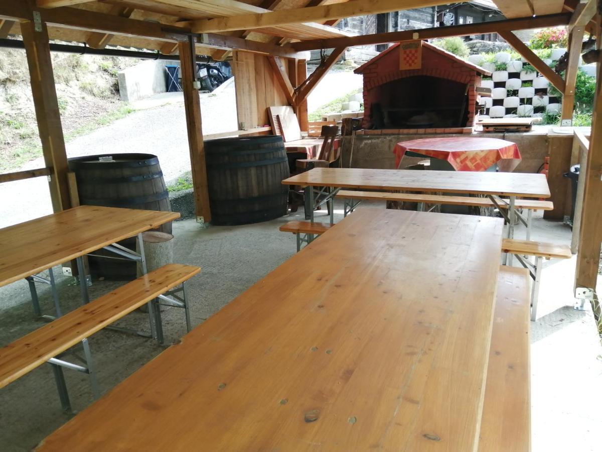 Robinzonski Smjestaj Tepes Tuheljske Toplice Exterior foto